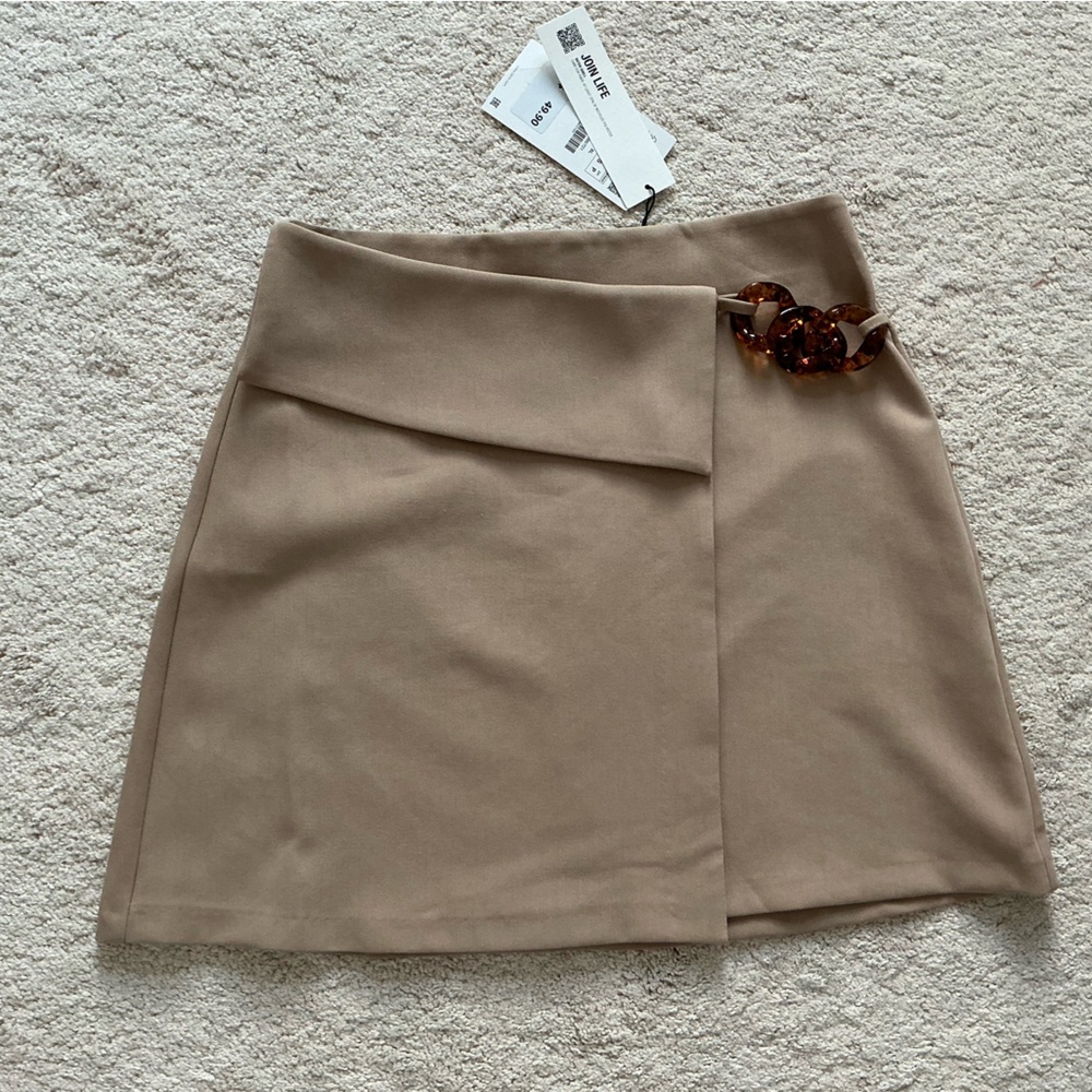 Zara Beige Skirt with Unique Buckle